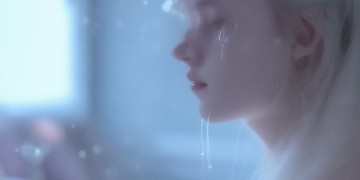 流下了羞愧的泪水出自哪首歌？