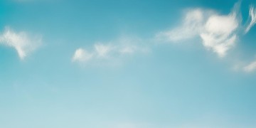 浮云三月是哪首歌？